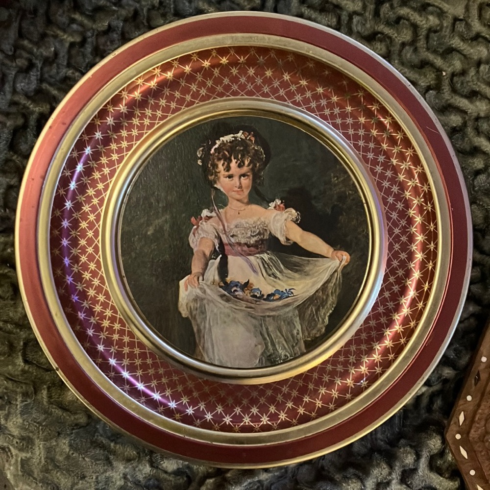 Vintage large tin